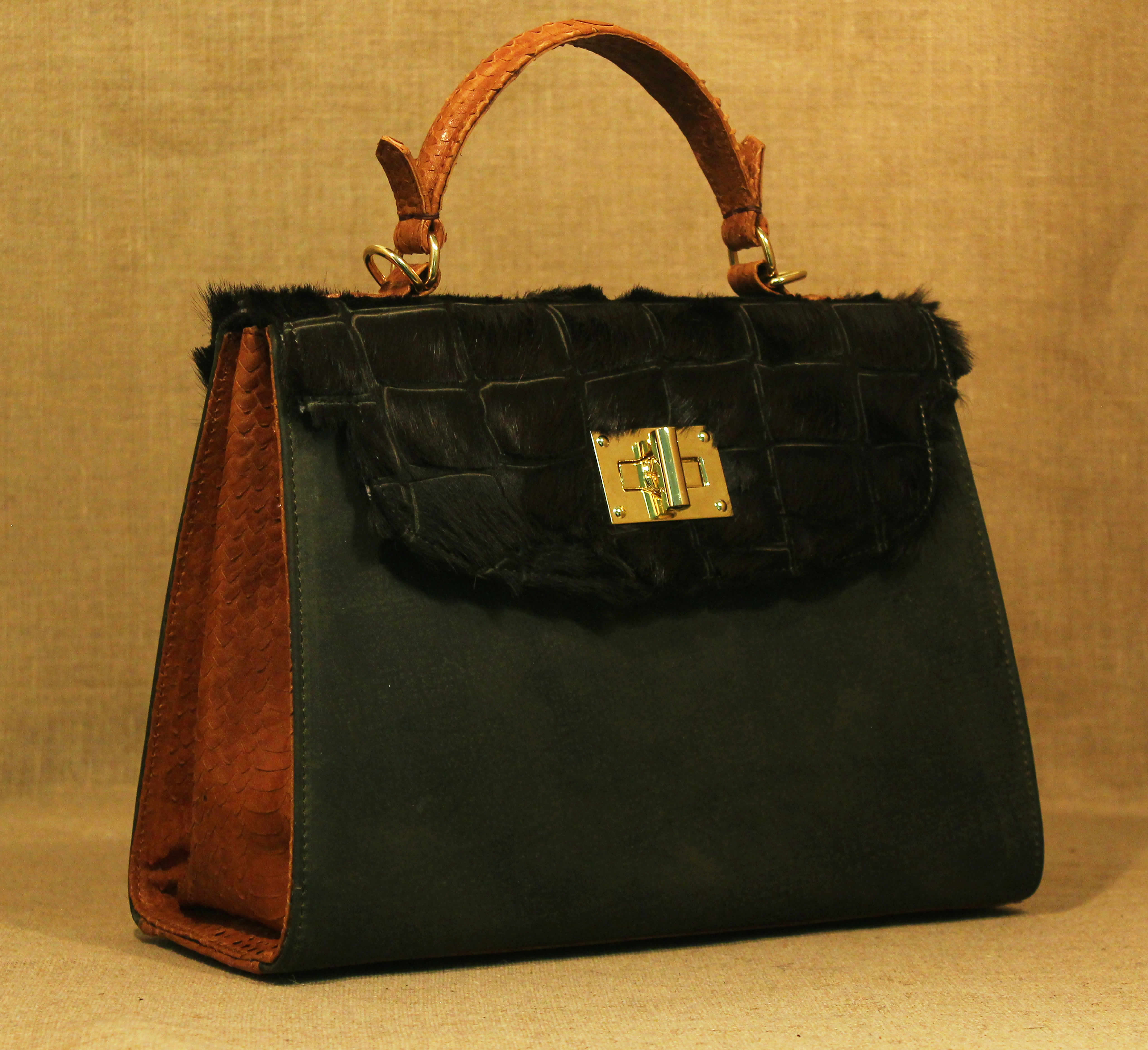 Federico Price | Handmade bags by craftsmen