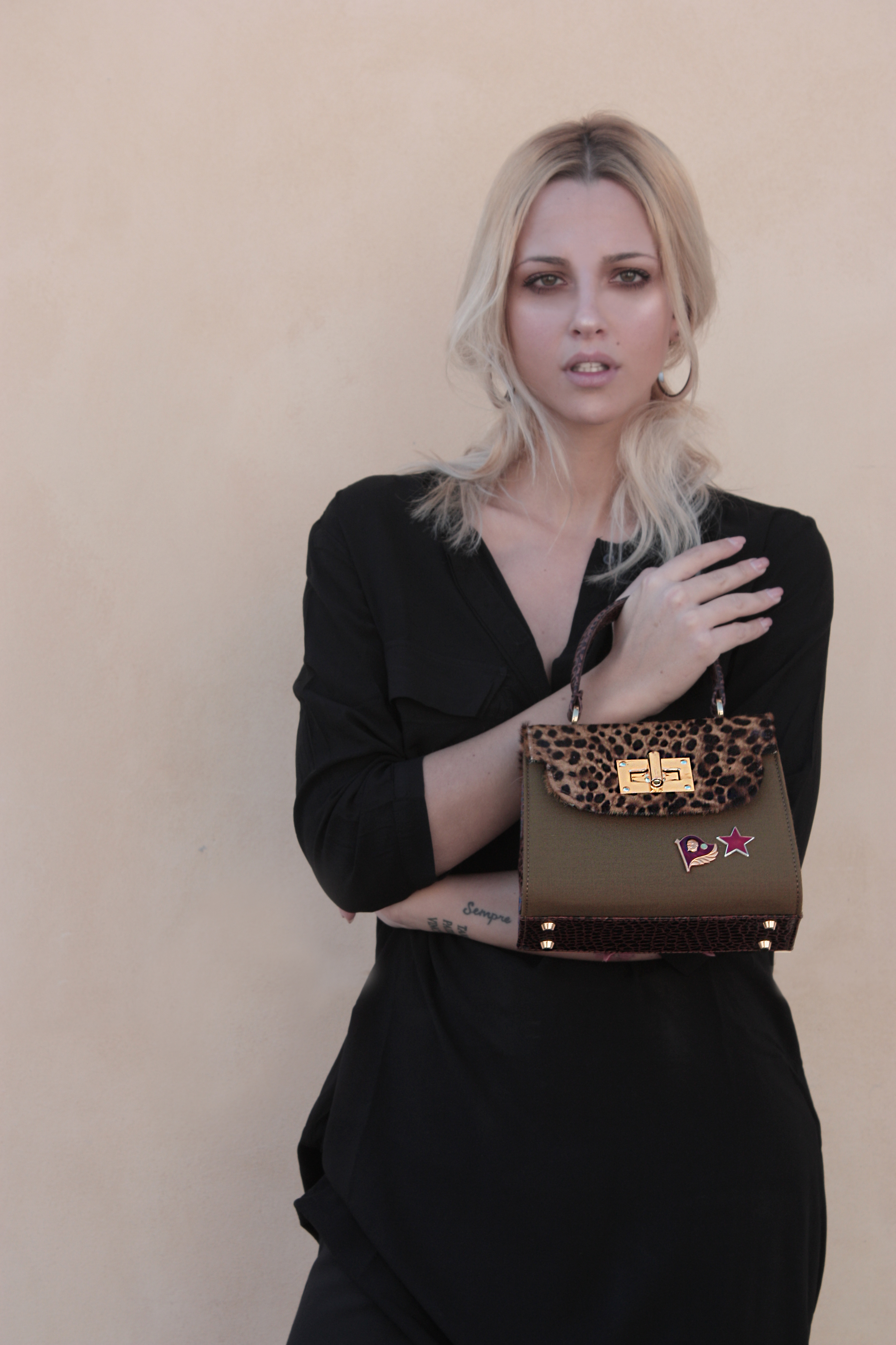 Cathrine Military Handmade bag. Discover this mood